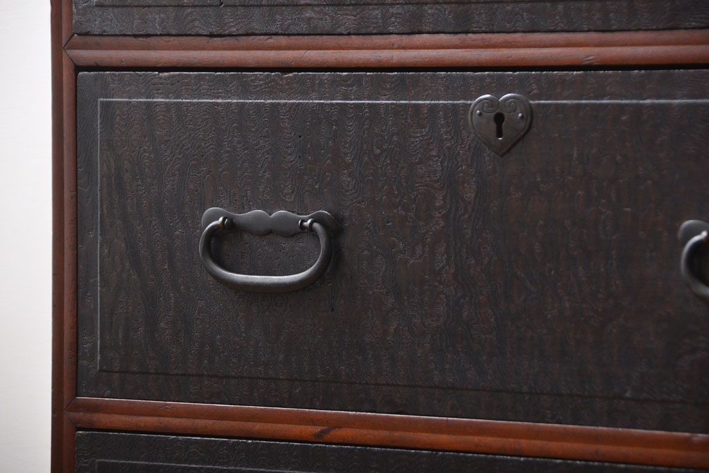 アンティーク家具　アンティーク　玉杢の美しいチェスト(2)