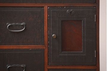 アンティーク家具　アンティーク　玉杢の美しいチェスト(2)