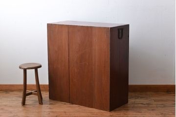 アンティーク家具　アンティーク　玉杢の美しいチェスト(2)