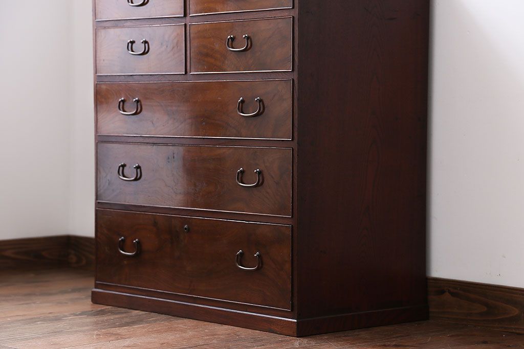 アンティーク家具　アンティーク　前面桑材の小さな古いチェスト