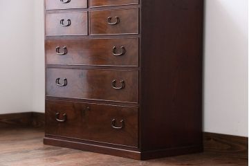 アンティーク家具　アンティーク　前面桑材の小さな古いチェスト