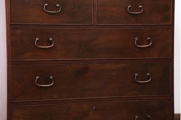 アンティーク家具　アンティーク　前面桑材の小さな古いチェスト