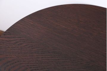 アンティーク家具　アンティーク　古い木製の小さなラウンドテーブル