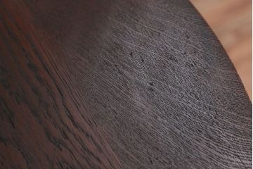 アンティーク家具　アンティーク　古い木製の小さなラウンドテーブル