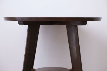 アンティーク家具　アンティーク　古い木製の小さなラウンドテーブル
