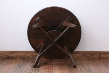 アンティーク家具　アンティーク　古い木製の小さなラウンドテーブル