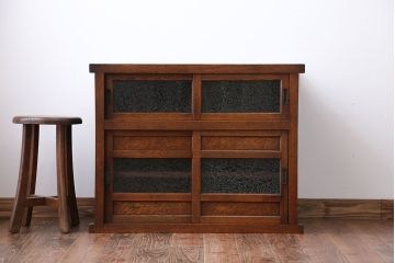 レトロ家具　昭和レトロ　木製の小さな引き戸収納棚