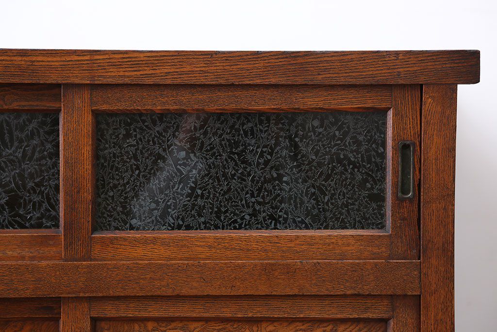 レトロ家具　昭和レトロ　木製の小さな引き戸収納棚