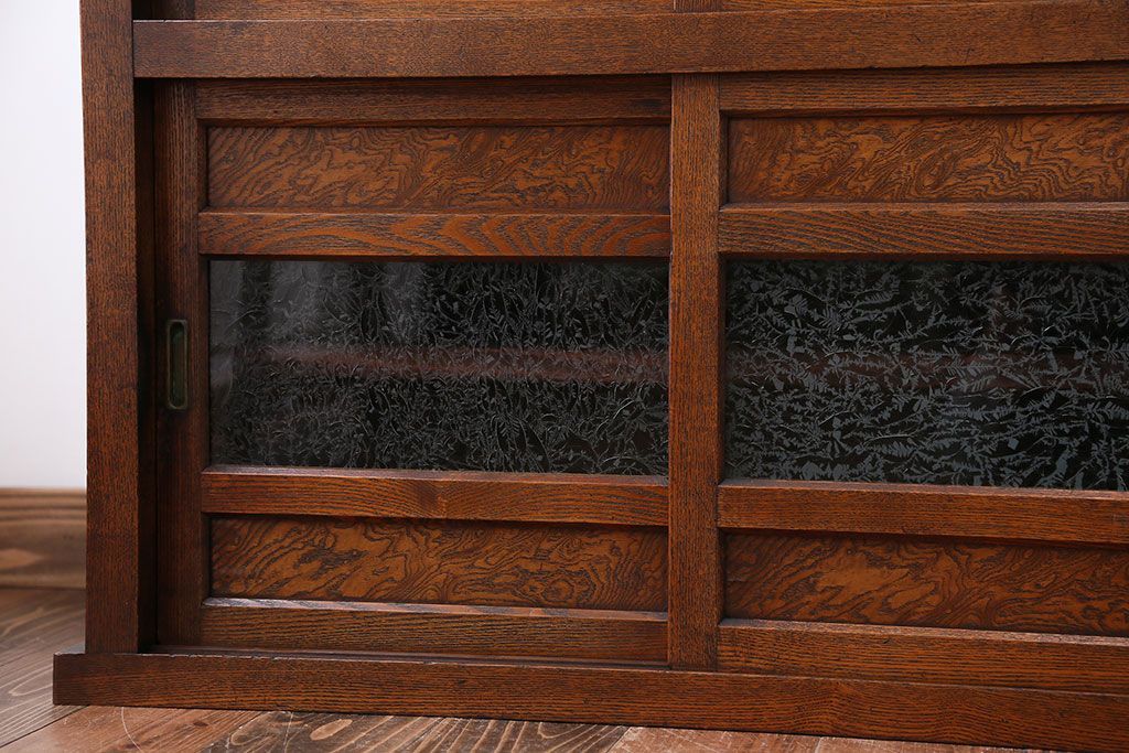 レトロ家具　昭和レトロ　木製の小さな引き戸収納棚