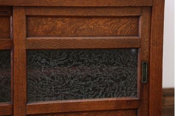 レトロ家具　昭和レトロ　木製の小さな引き戸収納棚