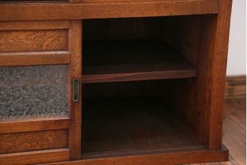 レトロ家具　昭和レトロ　木製の小さな引き戸収納棚