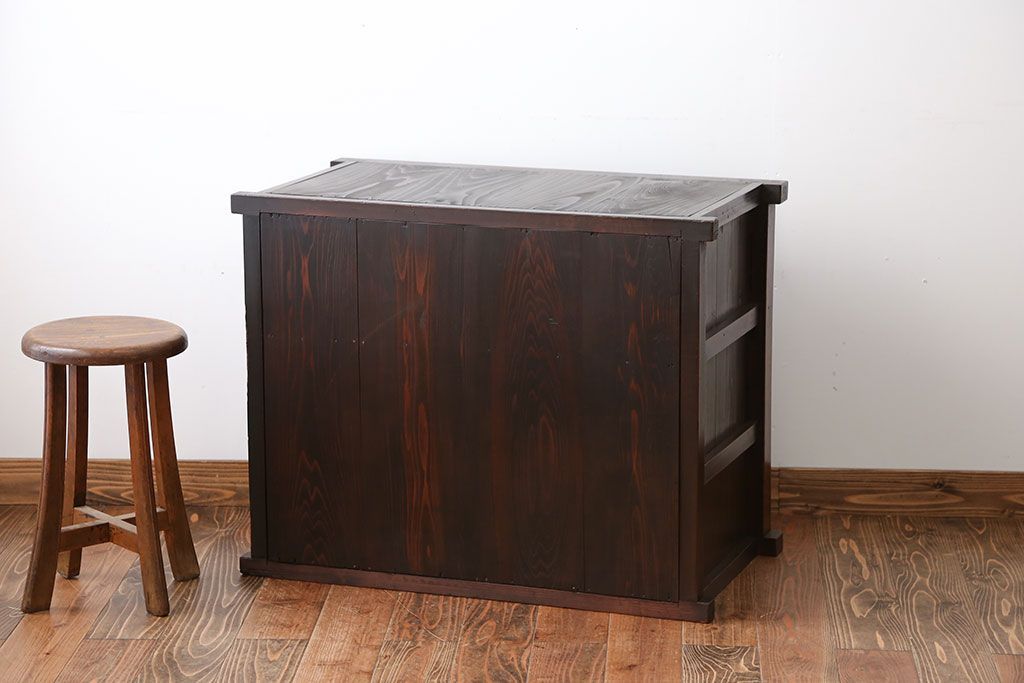 レトロ家具　昭和レトロ　木製の小さな引き戸収納棚