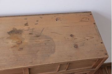 アンティーク家具　アンティーク　木製の小さな古い収納棚