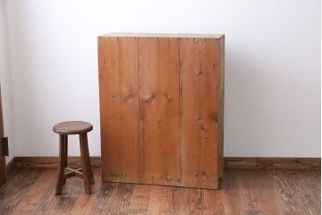 アンティーク家具　アンティーク　木製の小さな古い収納棚