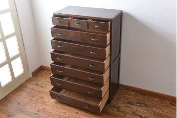 アンティーク家具　アンティーク　シンプルでシックなチェスト