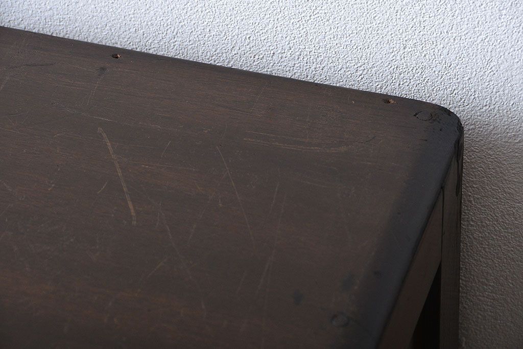 アンティーク家具　アンティーク　シンプルでシックなチェスト