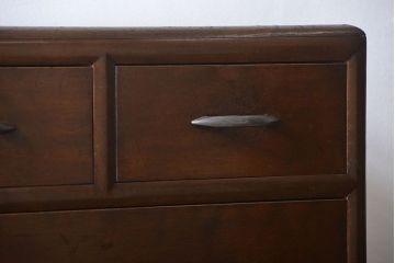 アンティーク家具　アンティーク　シンプルでシックなチェスト