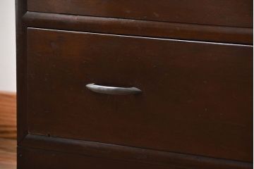 アンティーク家具　アンティーク　シンプルでシックなチェスト