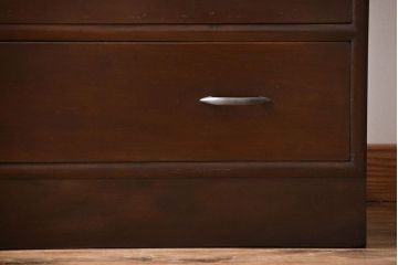 アンティーク家具　アンティーク　シンプルでシックなチェスト