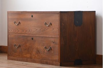 アンティーク家具　前面欅材のシンプルな時代箪笥ローボード(1)