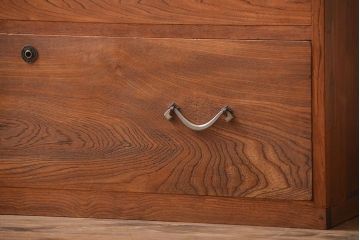 アンティーク家具　前面欅材のシンプルな時代箪笥ローボード(2)