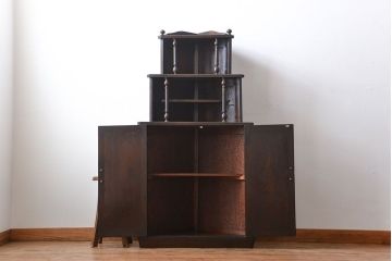 アンティーク家具　アンティーク　おしゃれなコーナーキャビネット