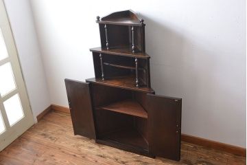 アンティーク家具　アンティーク　おしゃれなコーナーキャビネット