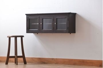 アンティーク家具　アンティーク　シンプルでかわいいウォールキャビネット