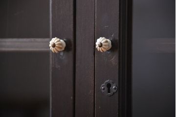 アンティーク家具　アンティーク　シンプルでかわいいウォールキャビネット