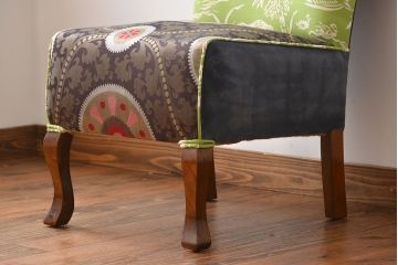 アンティーク家具　イギリスアンティーク　お洒落な1人掛けソファ