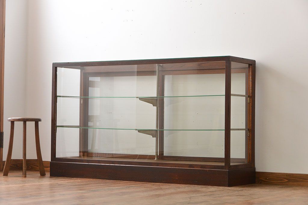 アンティーク家具　アンティーク　店舗什器にぴったりな木製ガラスケース