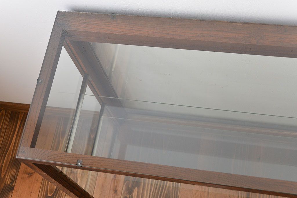 アンティーク家具　アンティーク　店舗什器にぴったりな木製ガラスケース