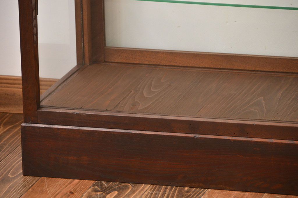 アンティーク家具　アンティーク　店舗什器にぴったりな木製ガラスケース