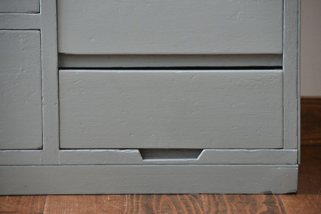 アンティーク家具　小物収納にぴったり!ペイントローチェスト