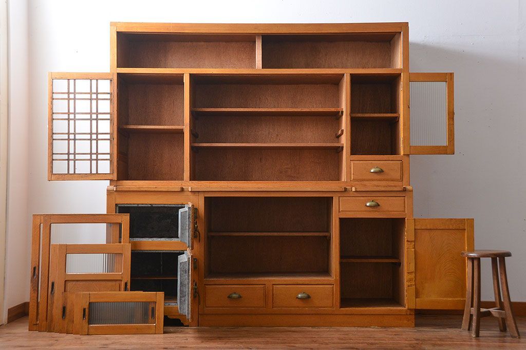 レトロ家具　昭和レトロ　冷蔵庫付き!ナラ材の特大食器棚