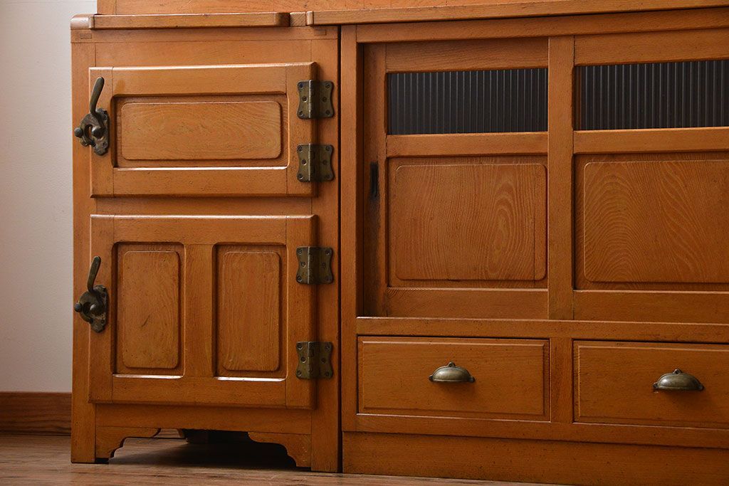 レトロ家具　昭和レトロ　冷蔵庫付き!ナラ材の特大食器棚