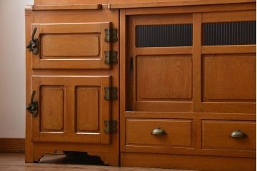 レトロ家具　昭和レトロ　冷蔵庫付き!ナラ材の特大食器棚