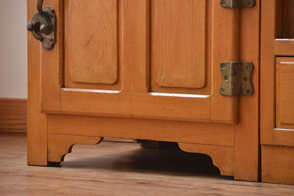 レトロ家具　昭和レトロ　冷蔵庫付き!ナラ材の特大食器棚