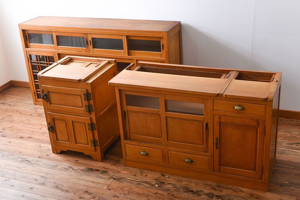 レトロ家具　昭和レトロ　冷蔵庫付き!ナラ材の特大食器棚