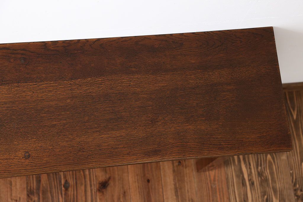 アンティーク家具　アンティーク　天板ナラ材の薄型テーブル(1)