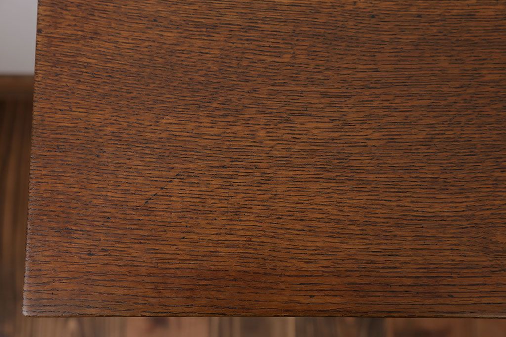 アンティーク家具　アンティーク　天板ナラ材の薄型テーブル(1)