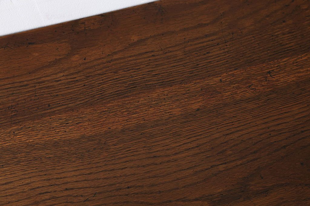 アンティーク家具　アンティーク　天板ナラ材の薄型テーブル(2)