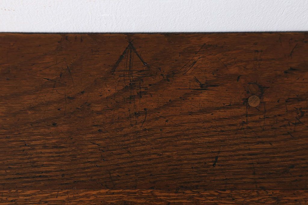 アンティーク家具　アンティーク　天板ナラ材の薄型テーブル(2)