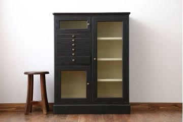アンティーク家具　アンティークペイント　おしゃれなデンタルキャビネット(ケビント)