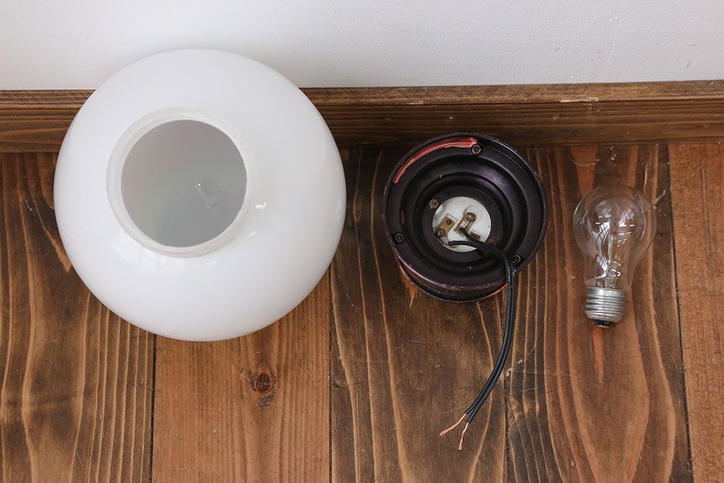 アンティーク　シンプルでオシャレな壁掛け照明