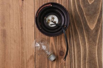 アンティーク　シンプルでオシャレな壁掛け照明