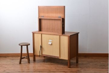 中古　シャルドネ　シンプルでおしゃれなドレッサー(定価約27万円)