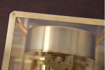 アンティーク雑貨　ジャガールクルト・ATMOS(アトモス)置時計(中古品)