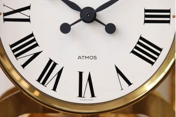 アンティーク雑貨　ジャガールクルト・ATMOS(アトモス)置時計(中古品)