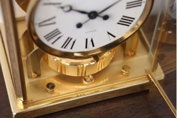 アンティーク雑貨　ジャガールクルト・ATMOS(アトモス)置時計(中古品)